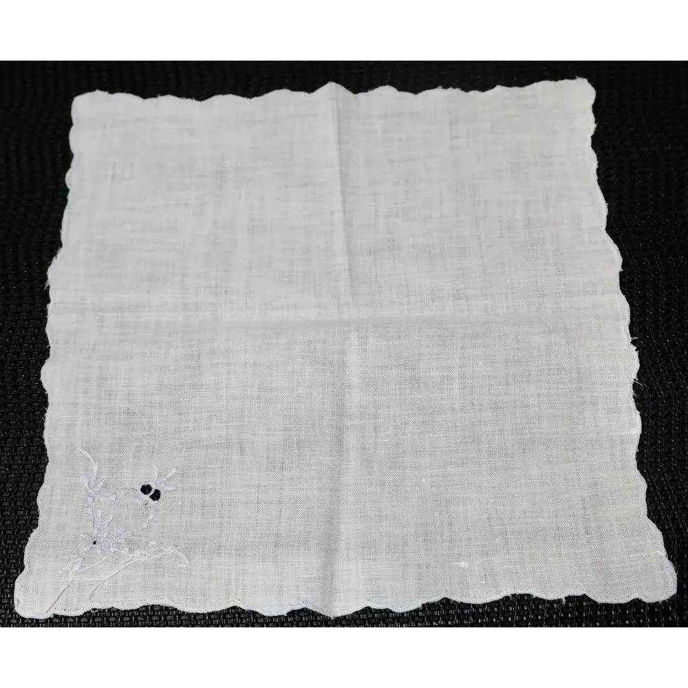 Vintage White Linen Napkins Scalloped Edge Blue Floral Embroidery 10 in Set of 4